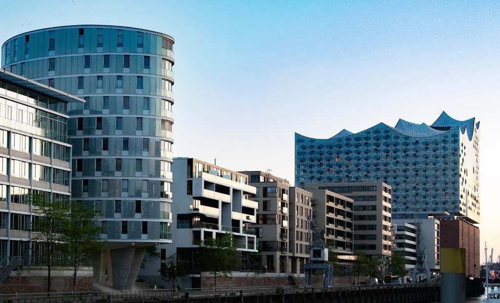 Oliver Rinc Versicherungsmakler l Expat Insurance Broker Financial-Fit.de I Hamburg